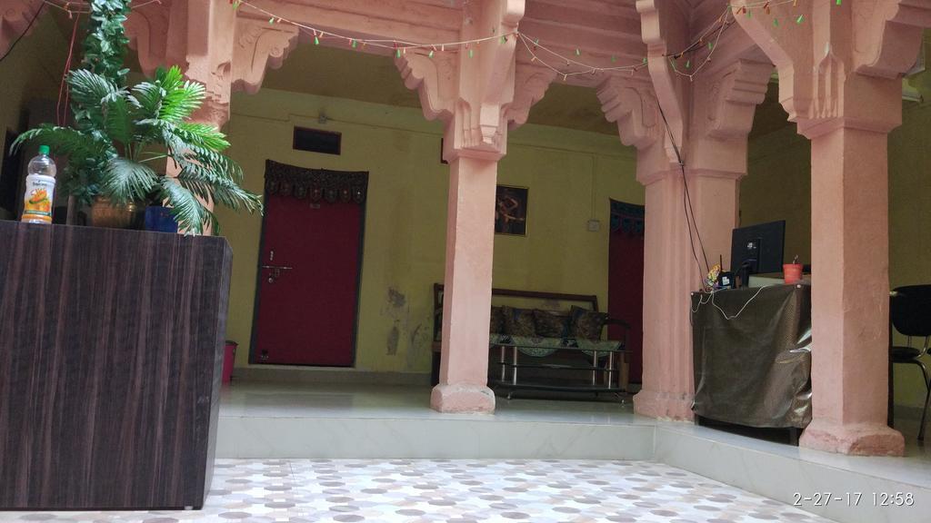 Radha Krishna Home Varanasi Exterior foto
